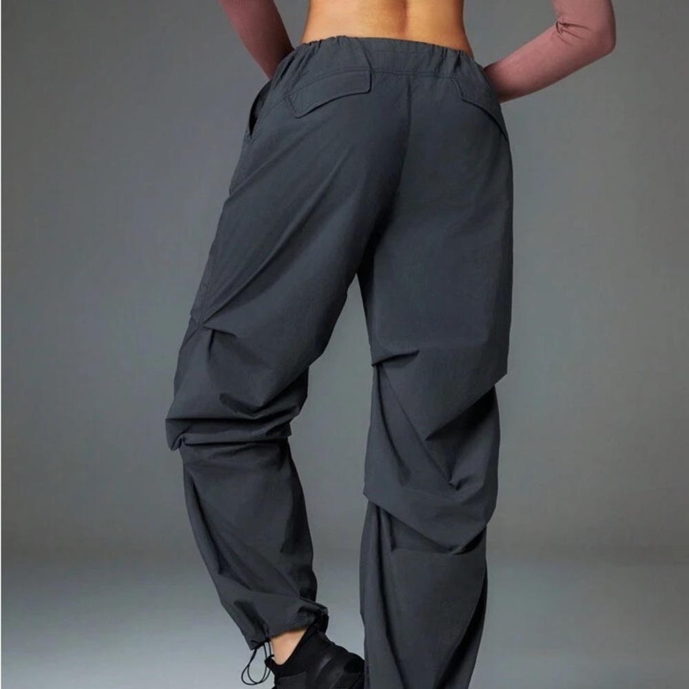 GLOWMODE Woven All-Day Low-Rise Drawstring Pocket Parachute Pants - Picture 3 of 9